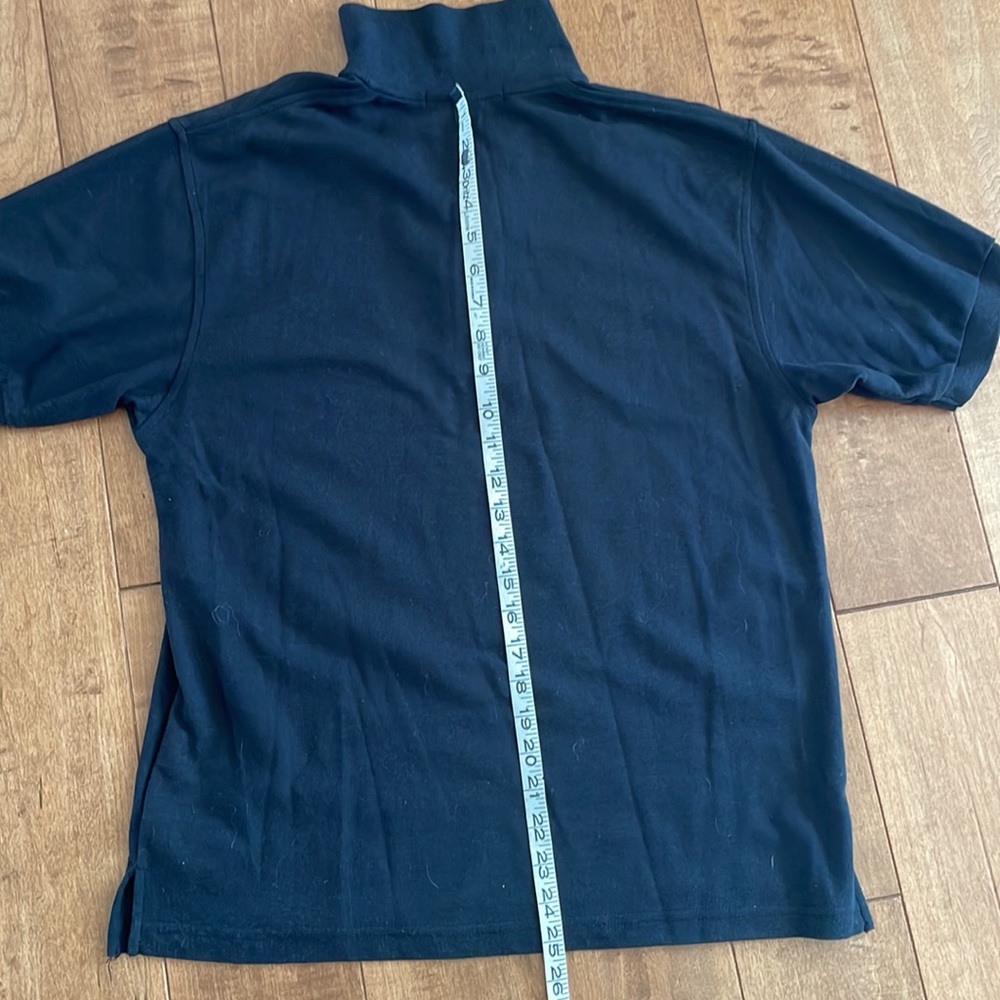 Resort embroidery ; Black collar shirt l Anthony’s key resort - Picture 4 of 6